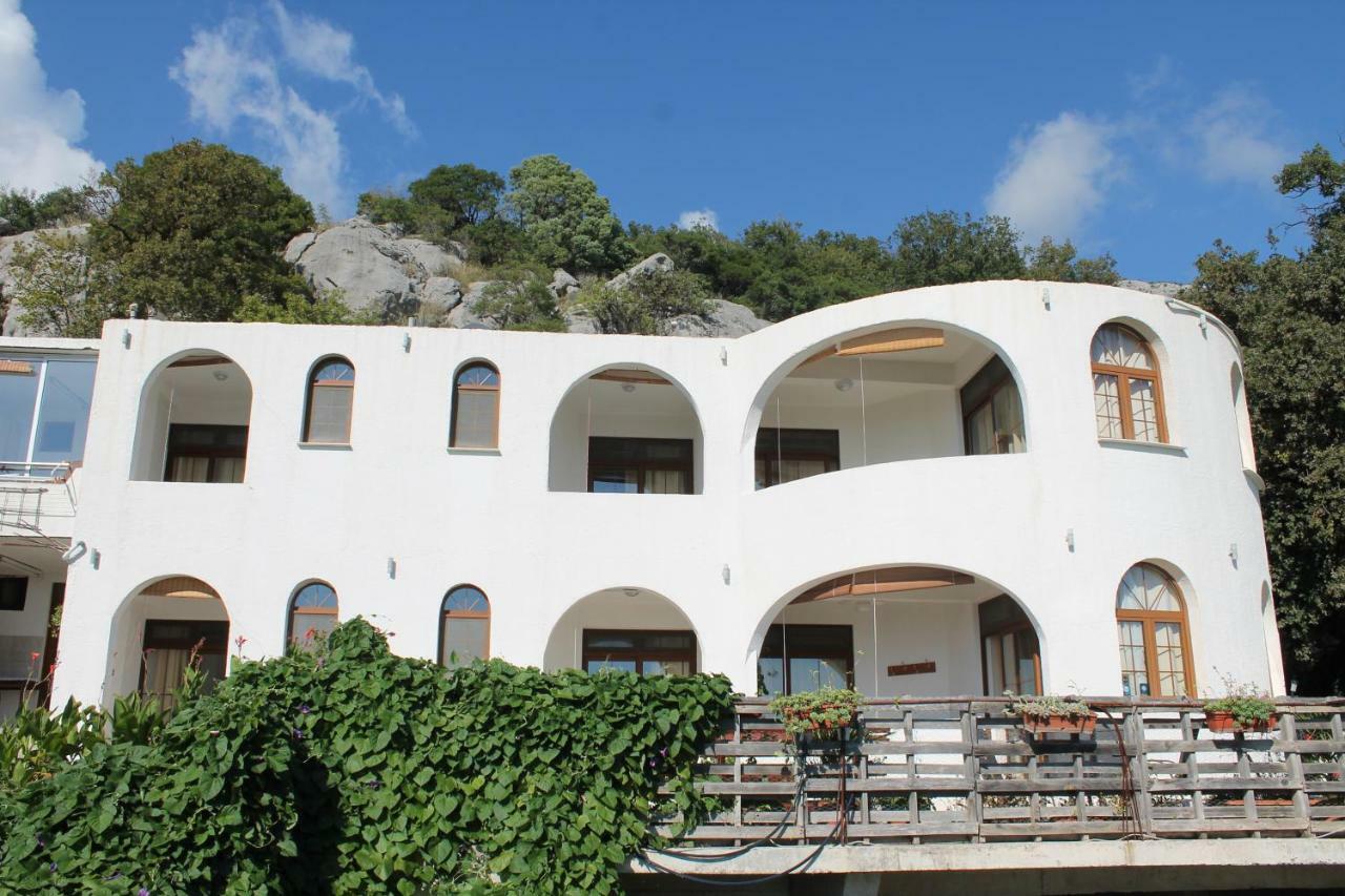 Pataki Guesthouse Petrovac المظهر الخارجي الصورة