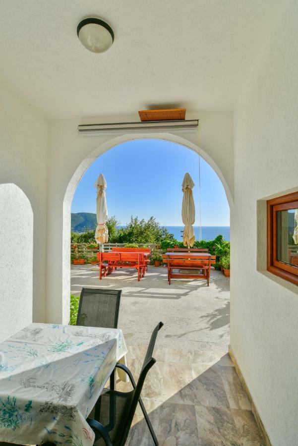 Pataki Guesthouse Petrovac المظهر الخارجي الصورة