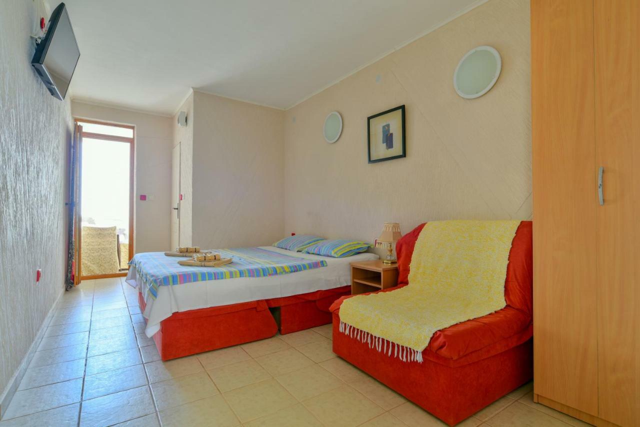 Pataki Guesthouse Petrovac المظهر الخارجي الصورة