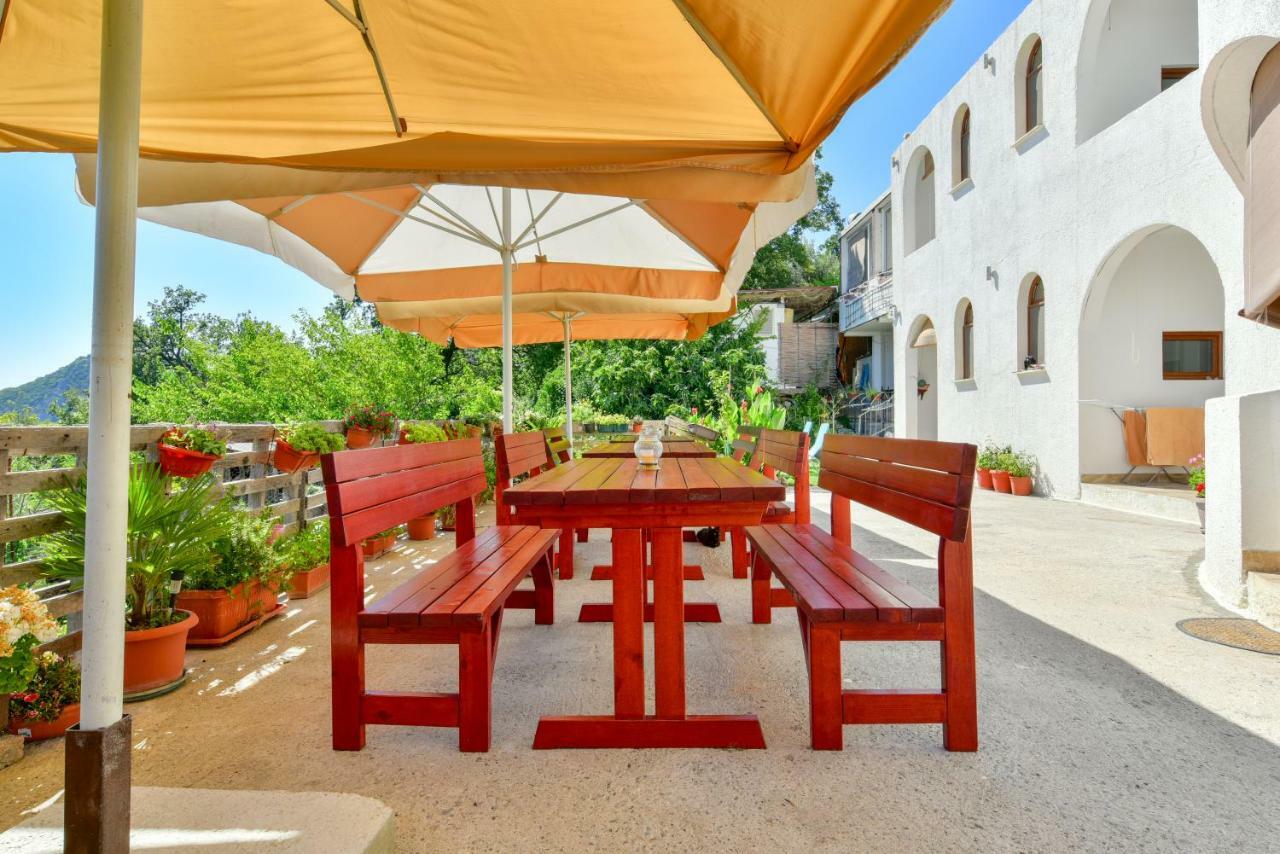 Pataki Guesthouse Petrovac المظهر الخارجي الصورة